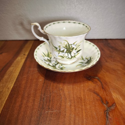 Royal albert bone china - royal,